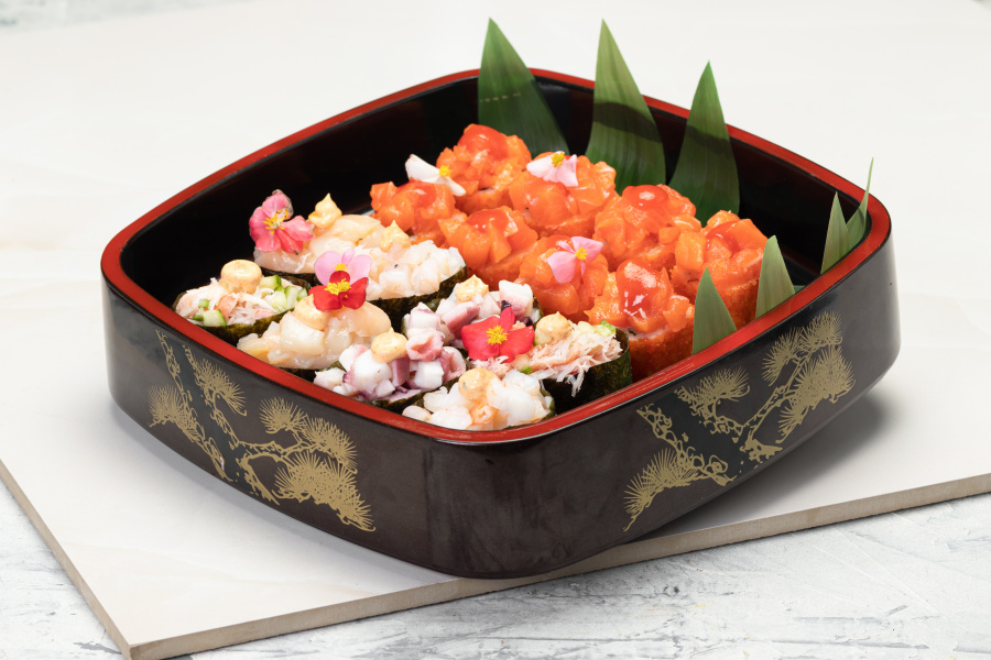 ������ ���